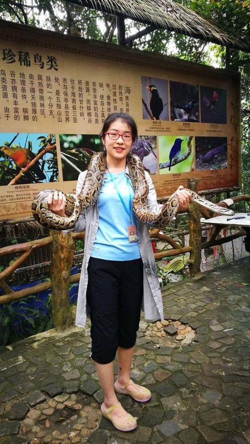 澳门管家婆100%精准天天和游客三亚被蛇咬身亡与三亚被蛇咬了